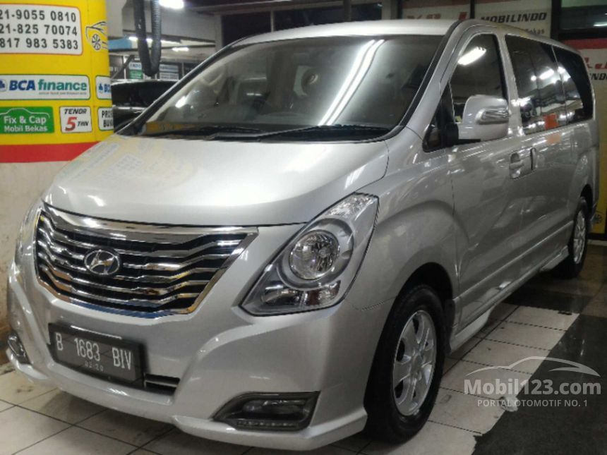 Jual Mobil Hyundai H-1 2015 Elegance Next Generation 2.4 