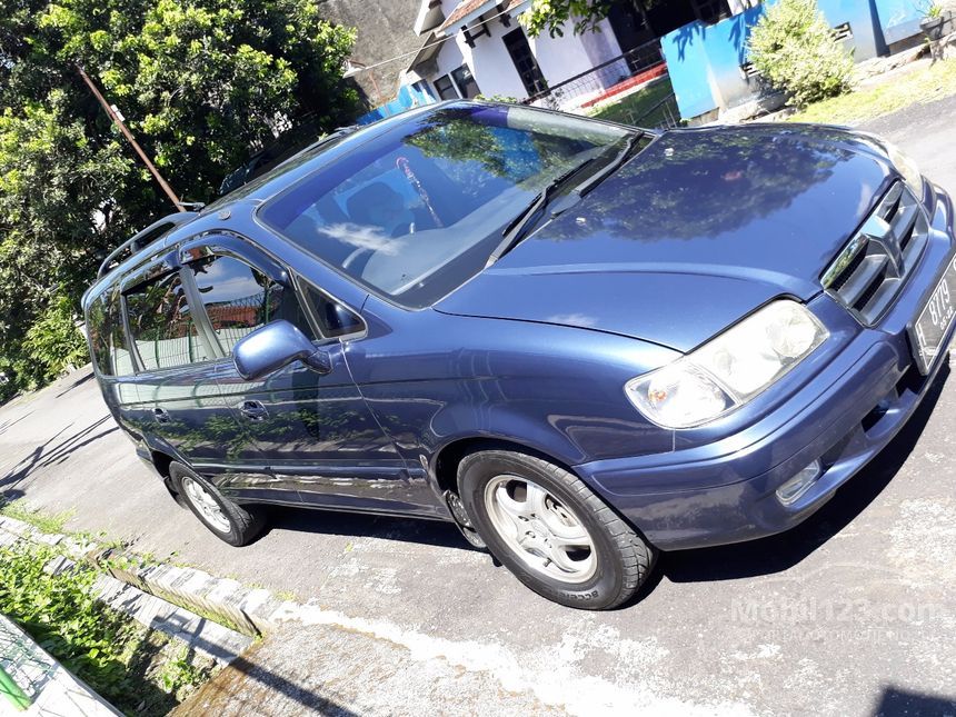 Jual Mobil Hyundai Trajet 2002 GLS 2.0 di Jawa Tengah 