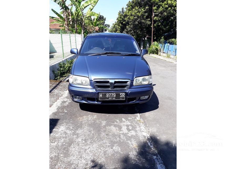 Jual Mobil Hyundai Trajet 2002 GLS 2.0 di Jawa Tengah 