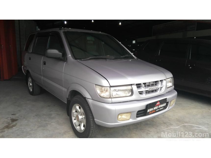 Jual Mobil Isuzu Panther 2004 LS Black Panther 2.5 di Jawa Jual Mobil Isuzu Panther 2004 LS Black Panther 2.5 di Jawa