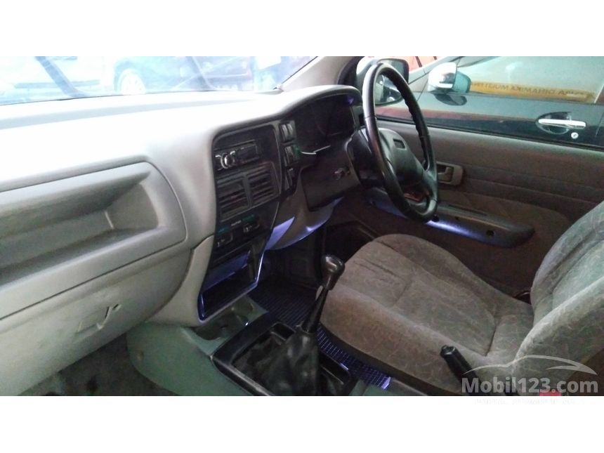 Jual Mobil  Isuzu Panther  2002 LS Hi  Grade  2 5 di Jawa 