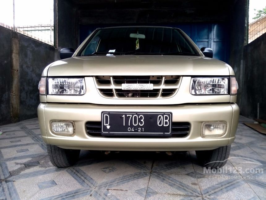 Jual Mobil Isuzu Panther 2001 LS Hi Grade 2.5 di Jawa 