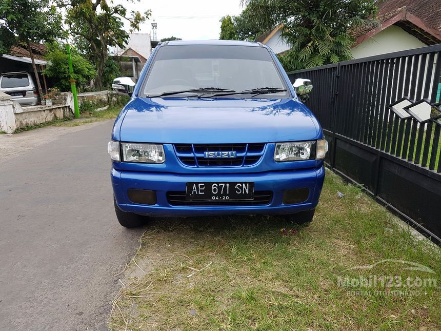 Isuzu Panther 2001 LS Hi Grade 2.5 di Jawa Timur Manual 