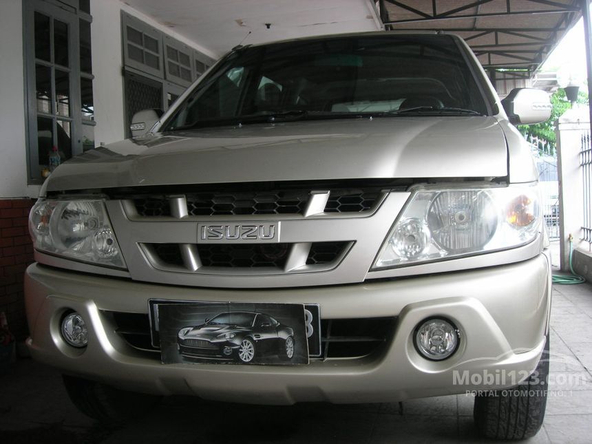 Jual Mobil  Isuzu Panther  2005 LS  2 5 di Jawa Timur Manual 