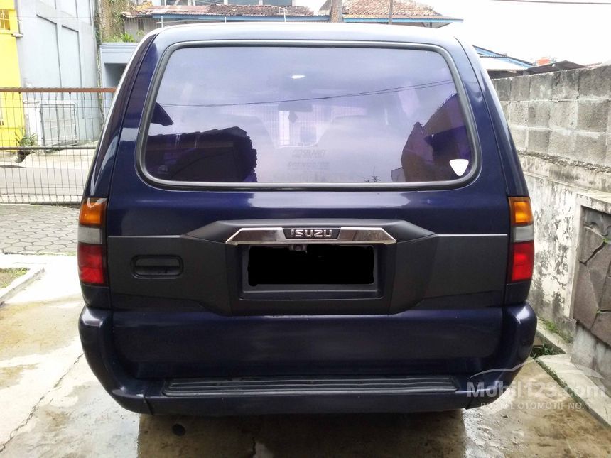 Jual Mobil  Isuzu  Panther  2002 LV  2 5 di Jawa Barat Manual 