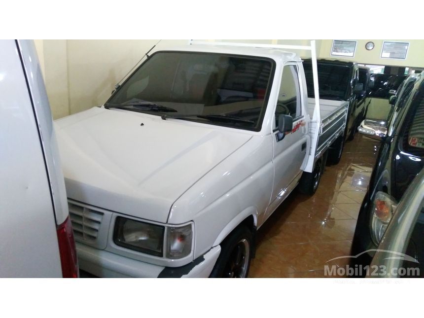 Jual Mobil Isuzu Panther 2004 LM 2.5 di Jawa Timur Manual Jual Mobil Isuzu Panther 2004 LM 2.5 di Jawa Timur Manual