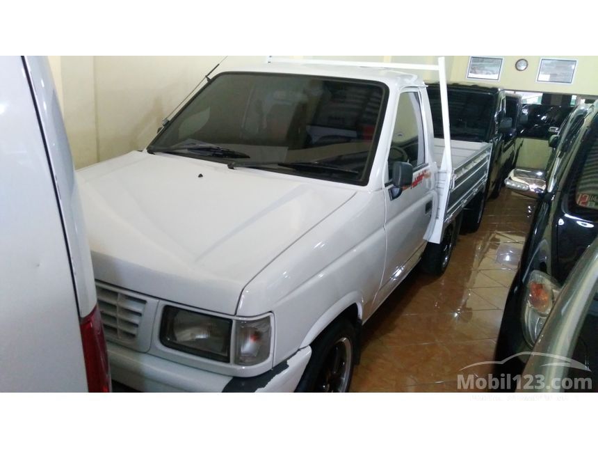 Jual Mobil Isuzu Panther 2004 LM 2.5 di Jawa Timur Manual 