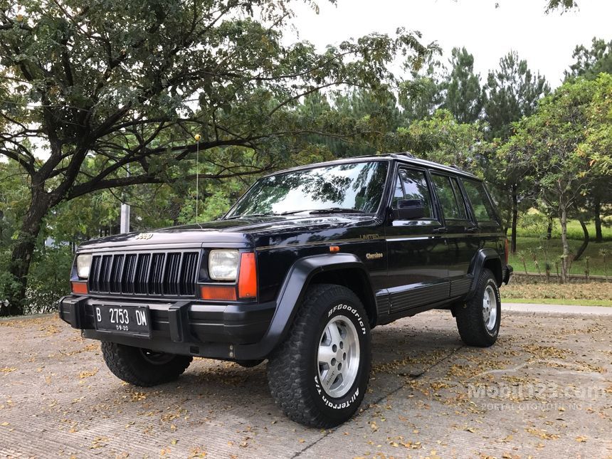 Jual Mobil Jeep Cherokee 1995 4.0 di Jawa Barat Automatic 