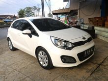 JUAL CEPAT KIA RIO 2012 AT MURAH !!!