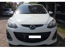 Saya jual : Mazda2 HB R, AT, putih, 2009, murah meriah