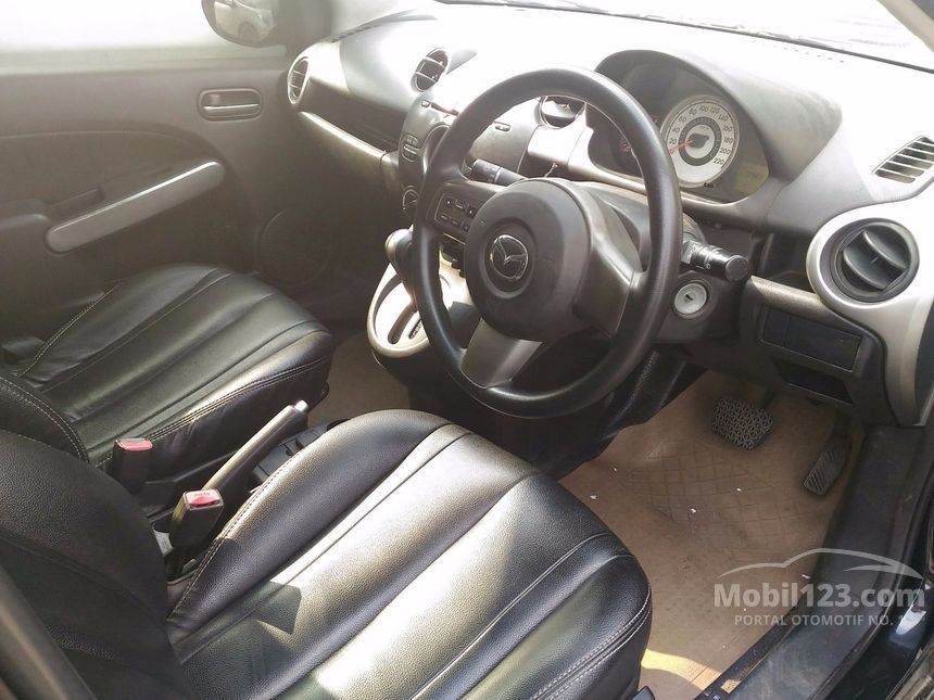 Jual Mobil Mazda 2 2010 R 1.5 di Jawa Timur Automatic 