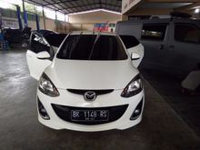 Overcredit 2011 Mazda 2 1.5 R Putih Matic
