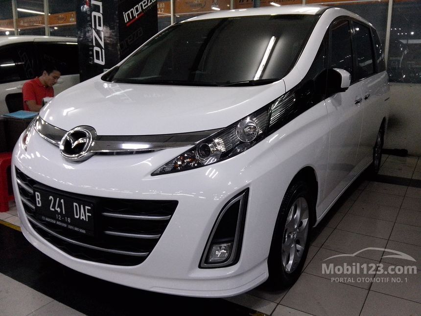 Foto Mobil Mazda Biante Putih - Rommy Car