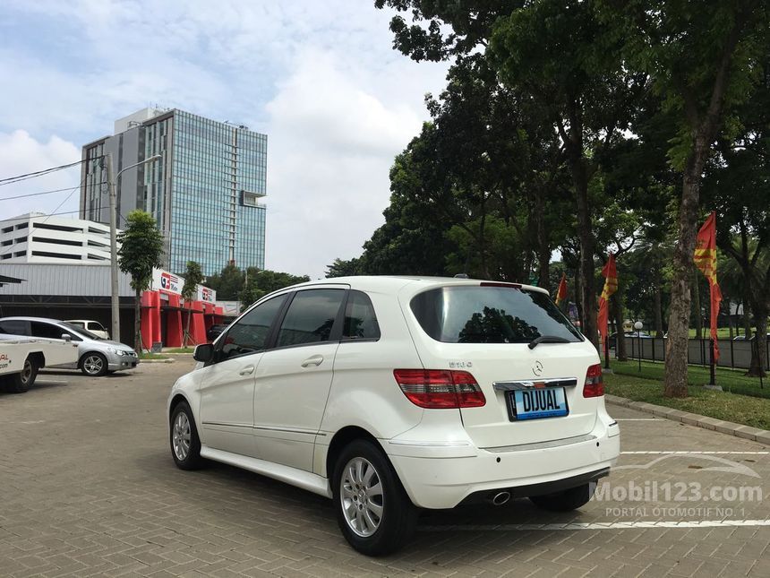 Jual Mobil Mercedes-Benz B180 2010 B180 1.7 di Banten 