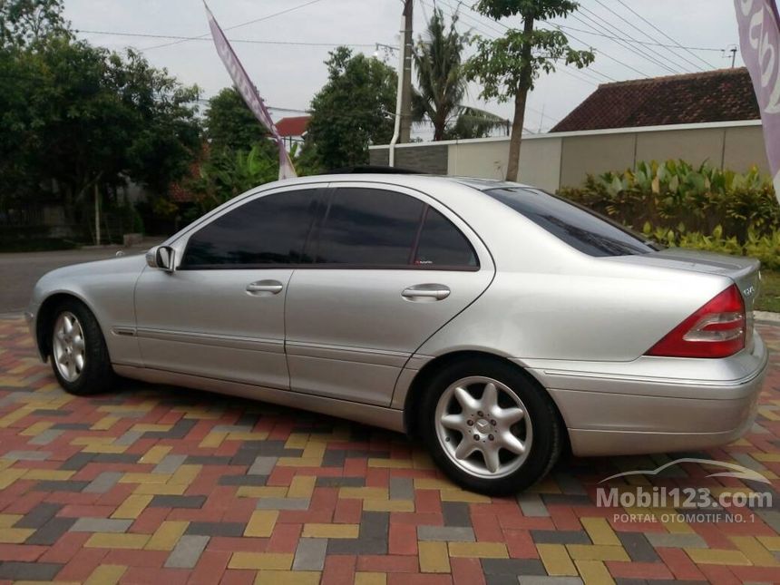 Jual Mobil  Mercedes Benz C240 2002 Elegance 2 6 di 