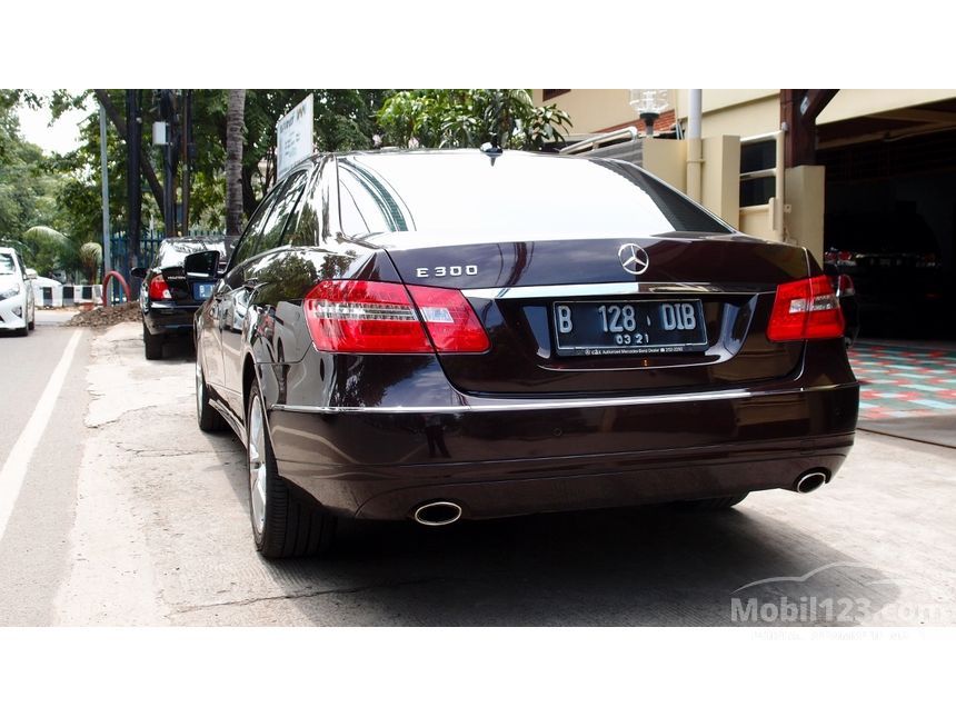 Mercedes-Benz E300 2011 Avantgarde AMG 3.0 di DKI Jakarta 