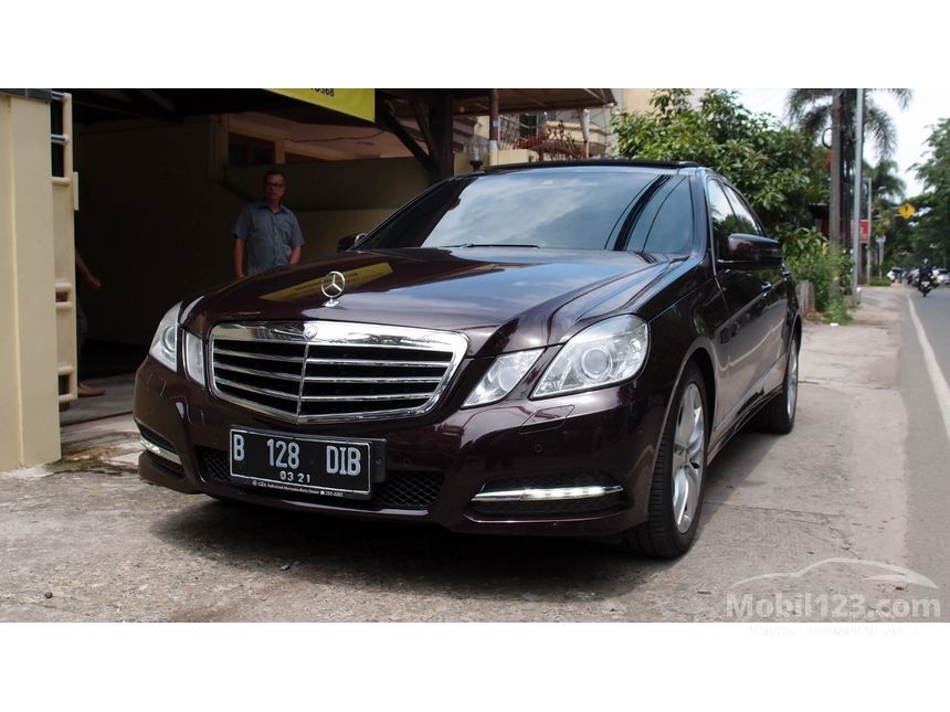 Mercedes-Benz E300 2011 Avantgarde AMG 3.0 di DKI Jakarta 