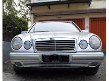 1999 Mercedes-Benz E320 3.2 Elegance Sedan