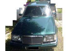 1996 Mercedes-Benz E220 2.2 W124 L4 2.2 Manual Sedan