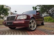 1996 Mercedes-Benz E320 3.2 W124 3.2 L6 Manual Sedan