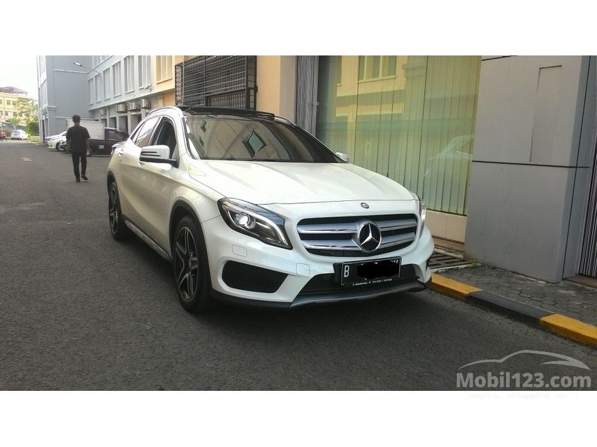 Jual Mobil  Mercedes Benz GLA200 2019 Sport  1 6 di DKI 