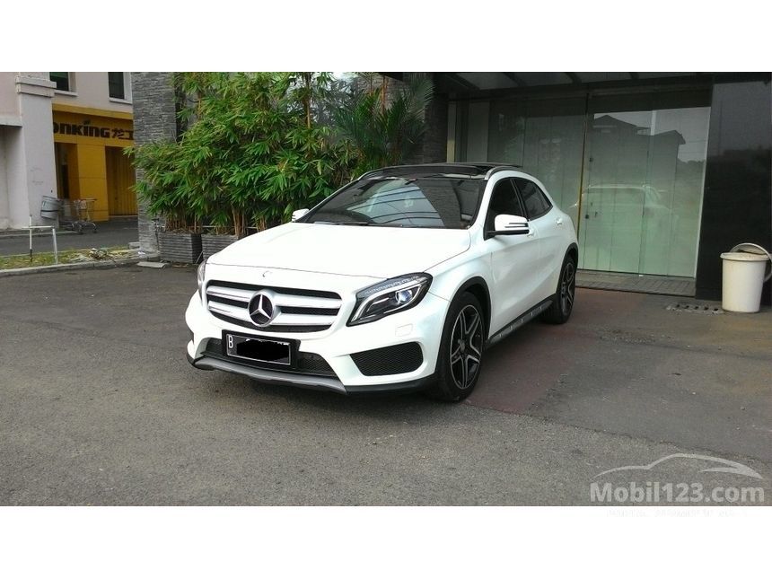 Jual Mobil  Mercedes Benz GLA200 2019 Sport  1 6 di DKI 