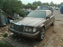 1989 Mercedes-Benz 300E 3.0 Sedan