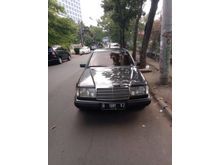 1988 Mercedes-Benz 300E 3.0 Sedan