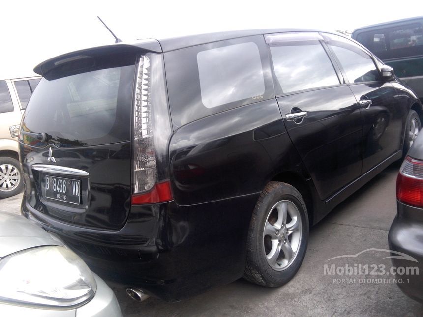 Mitsubishi Grandis 2005 2.4 di Banten Automatic MPV Hitam 