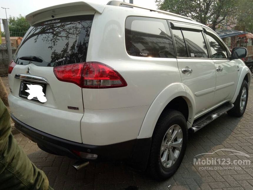 Foto Mobil  Pajero  Warna Putih Rommy Car