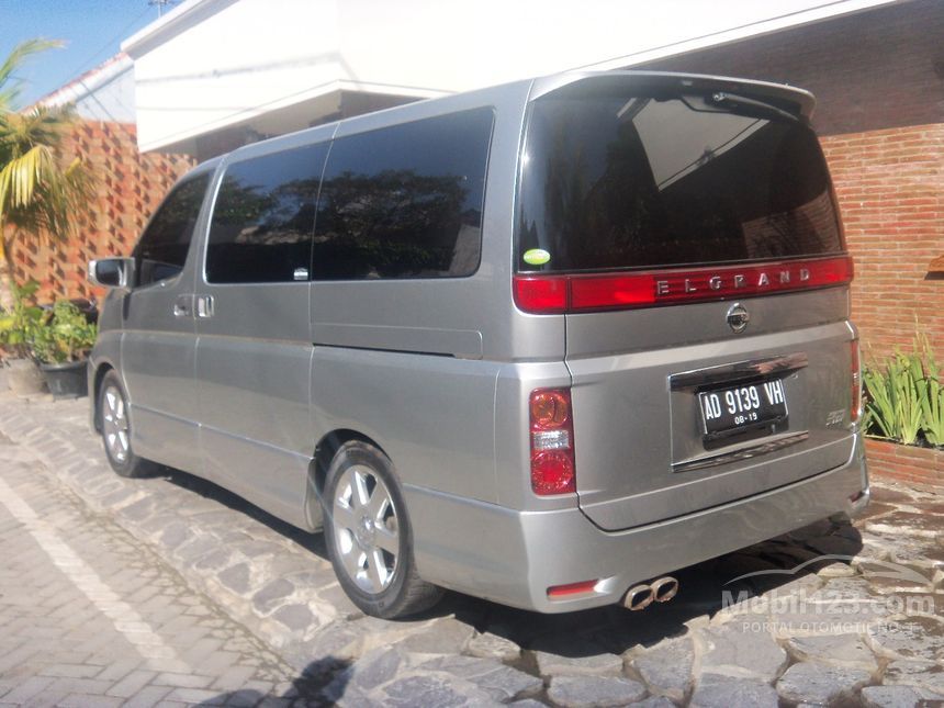 Jual Mobil Nissan Elgrand 2007 2.4 di Jawa Tengah 