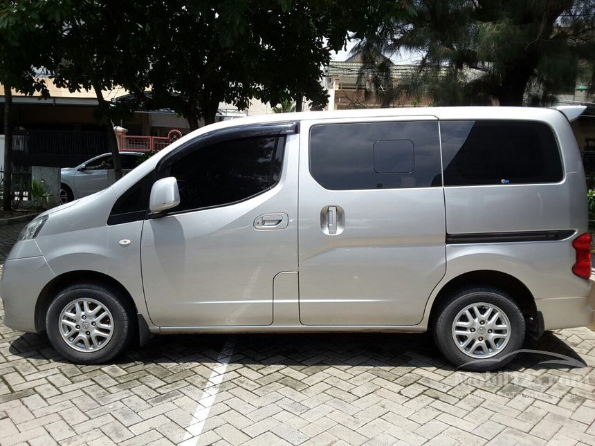 Jual Mobil Nissan Evalia 2012 XV 1.5 di Jawa Timur 