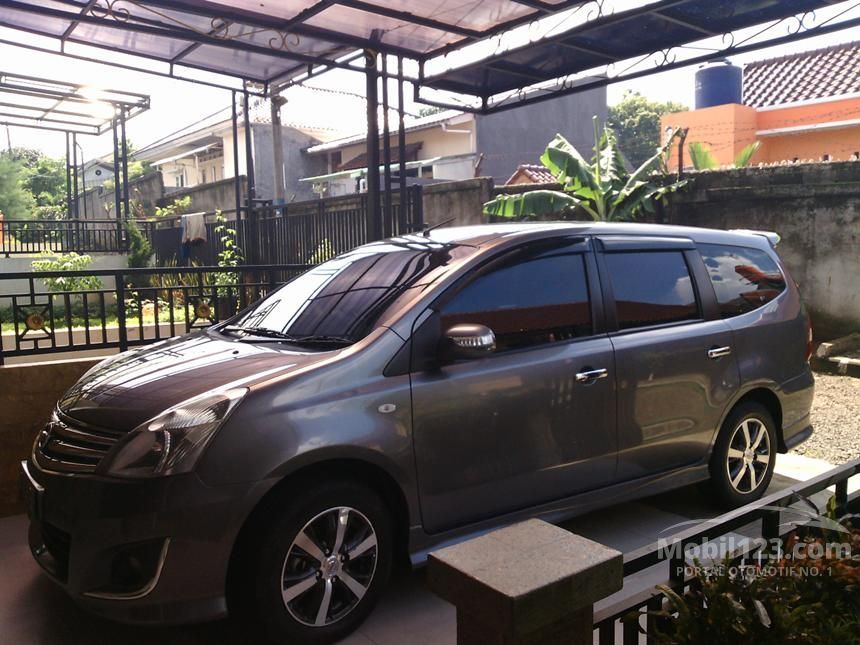 Jual Mobil Nissan Grand Livina 2012 Highway Star Autech 1 