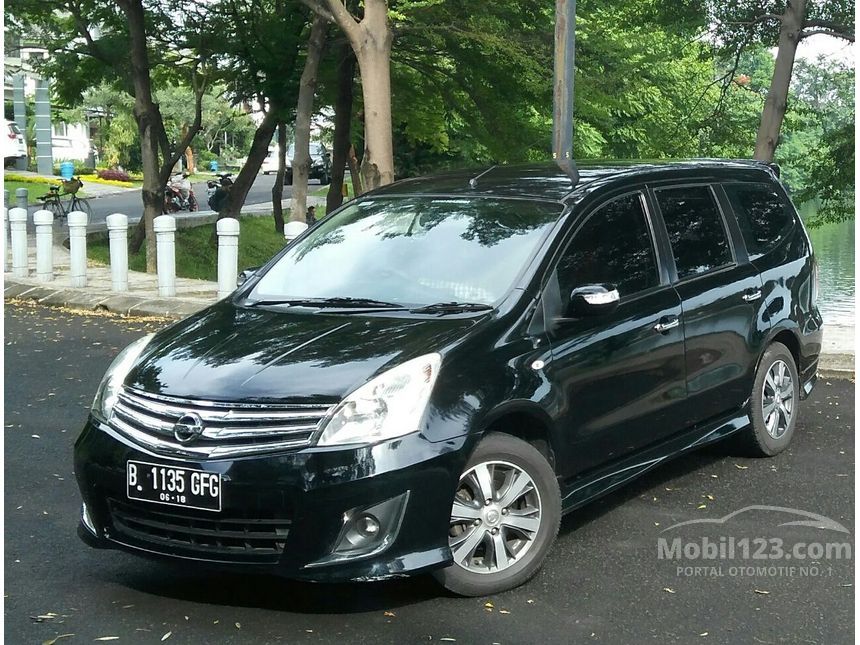 Nissan Grand Livina 2013 Highway Star Autech 1.5 di Banten 