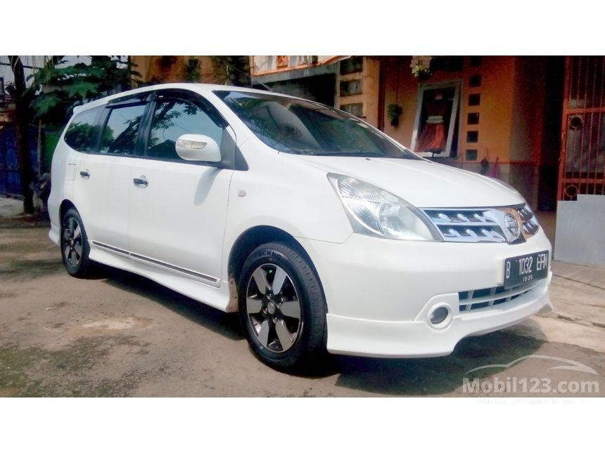 Jual Mobil Nissan Grand Livina 2010 Highway Star 1.8 di 