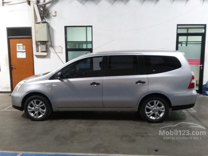 Jual Mobil Nissan Grand Livina 2011 SV 1.5 di Jawa Barat 