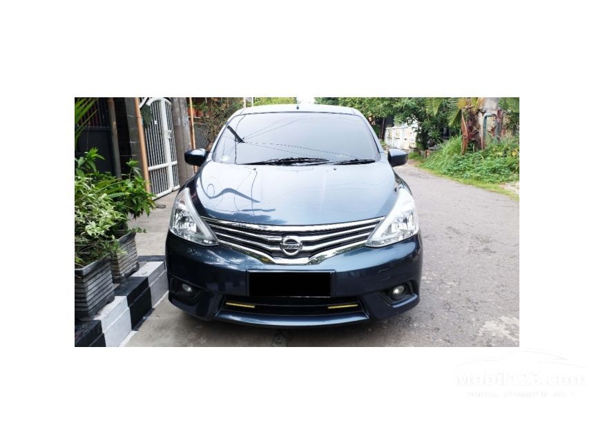 Nissan Grand Livina 2013 XV 1.5 di Jawa Timur Manual MPV 