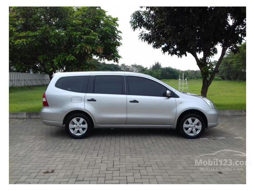 Jual Mobil Nissan Grand Livina 2012 XV 1.5 di Jawa Barat 