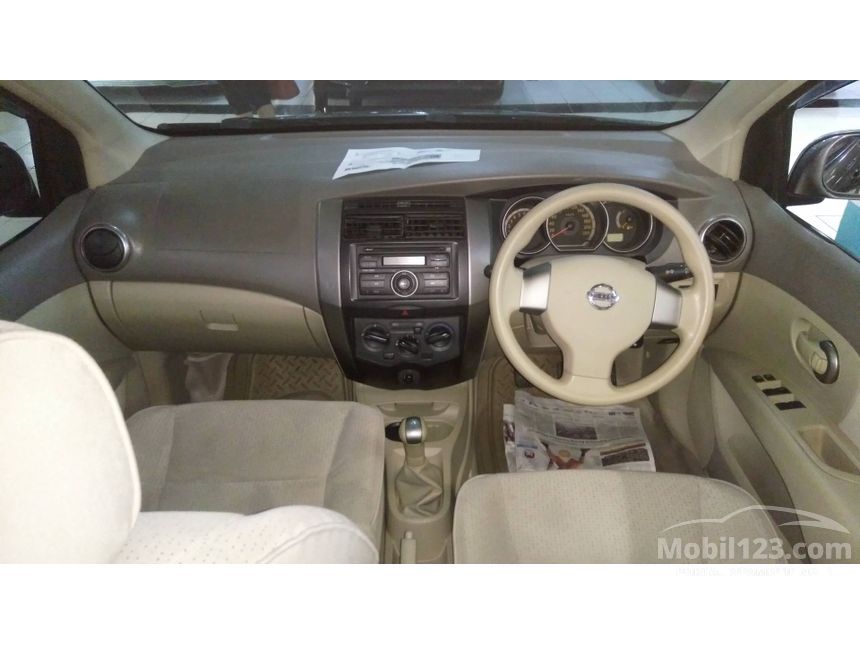 Jual Mobil Nissan Grand Livina 2010 XV 1.5 di Jawa Timur 