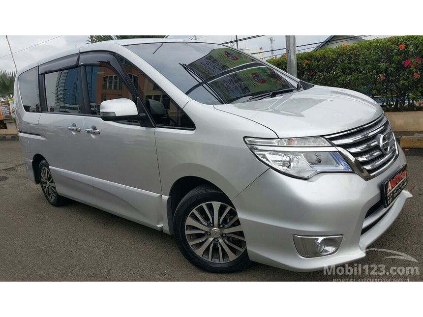 Jual Mobil Nissan Serena 2015 Highway Star 2.0 di DKI 