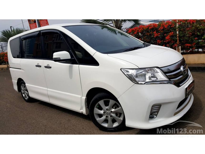 Jual Mobil Nissan Serena 2013 Highway Star 2.0 di DKI 