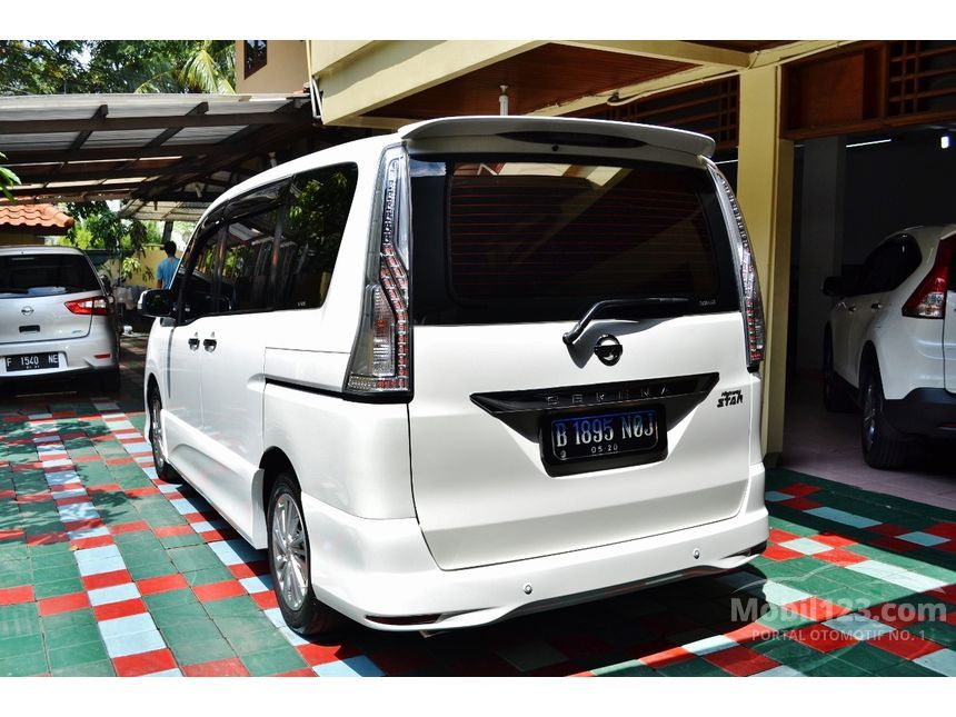 Jual Mobil Nissan Serena 2015 Panoramic Autech 2.0 di DKI 