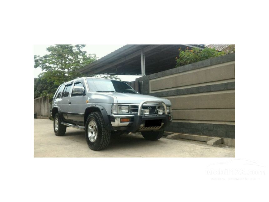 Jual Mobil Nissan Terrano 2002 Kingsroad F2 2.4 di Jawa 