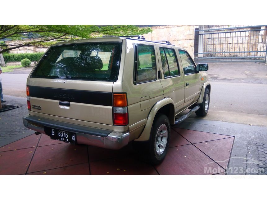 Jual Mobil Nissan Terrano 2002 Spirit 2.4 di DKI Jakarta 