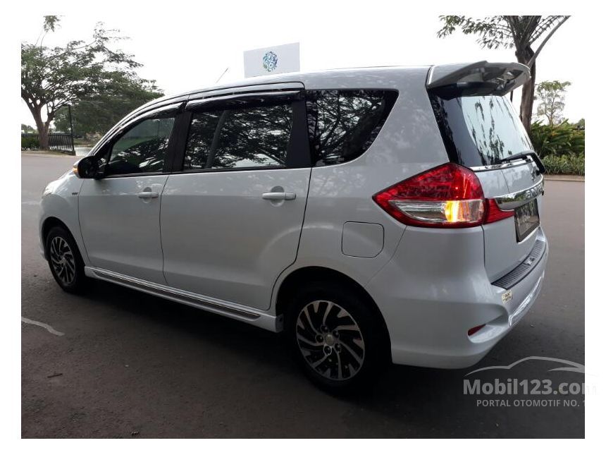 Jual Mobil Suzuki Ertiga 2016 Dreza GS 1.4 di Jawa Barat 