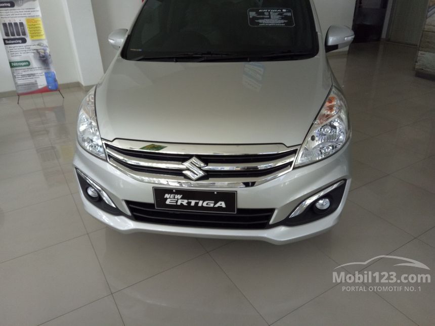 Jual Mobil Suzuki Ertiga 2017 GX 1.4 di Jawa Timur Manual 