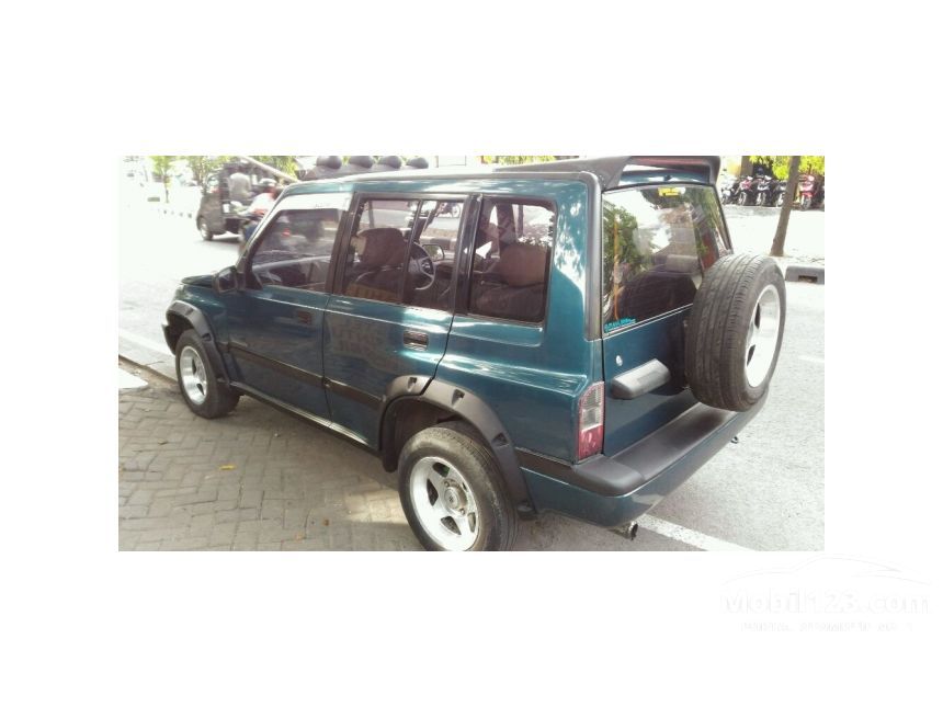 Jual Mobil  Suzuki  Escudo  1995 1 5 di Jawa  Tengah  Manual 