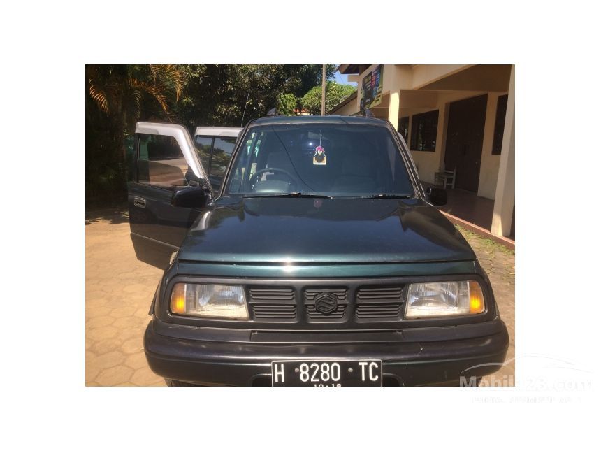 Jual Mobil  Suzuki  Escudo  1994 1 5 di Jawa  Tengah  Manual 