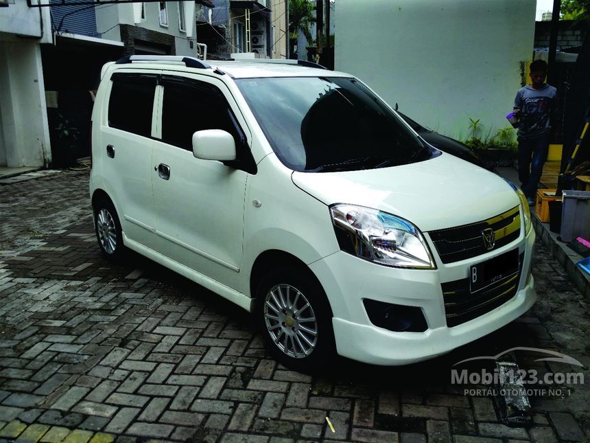 Suzuki Karimun Wagon R 2014 DILAGO Wagon R 1.0 di DKI 