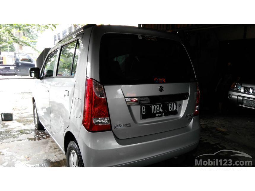 Foto Mobil Suzuki Karimun Wagon R - Gambar 08